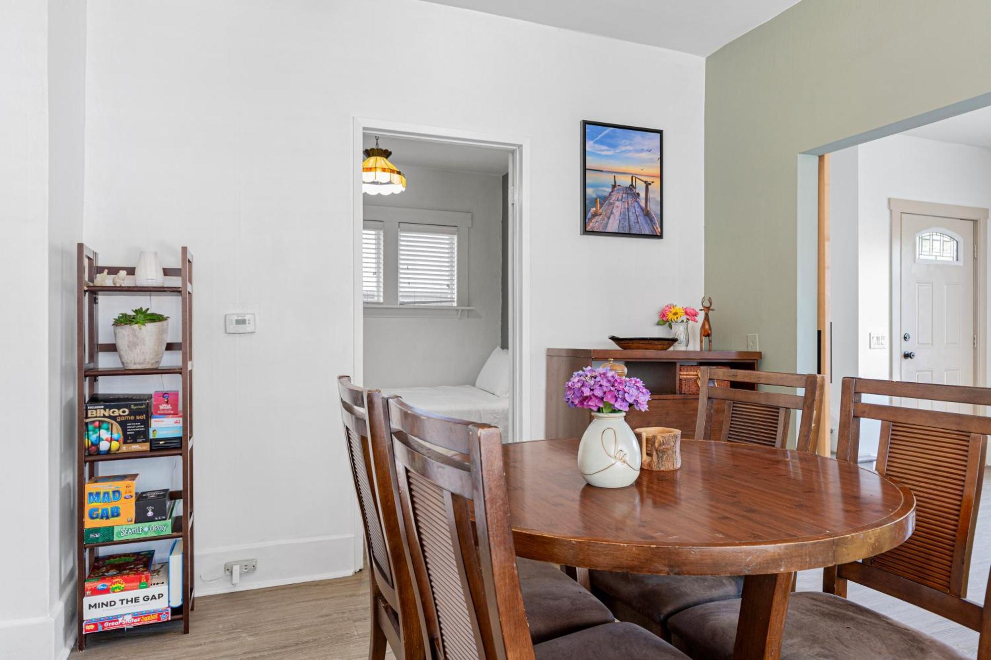 Vintage 3 Bedroom Home In Prime Eastlake Seattle With Private Parking Exteriér fotografie