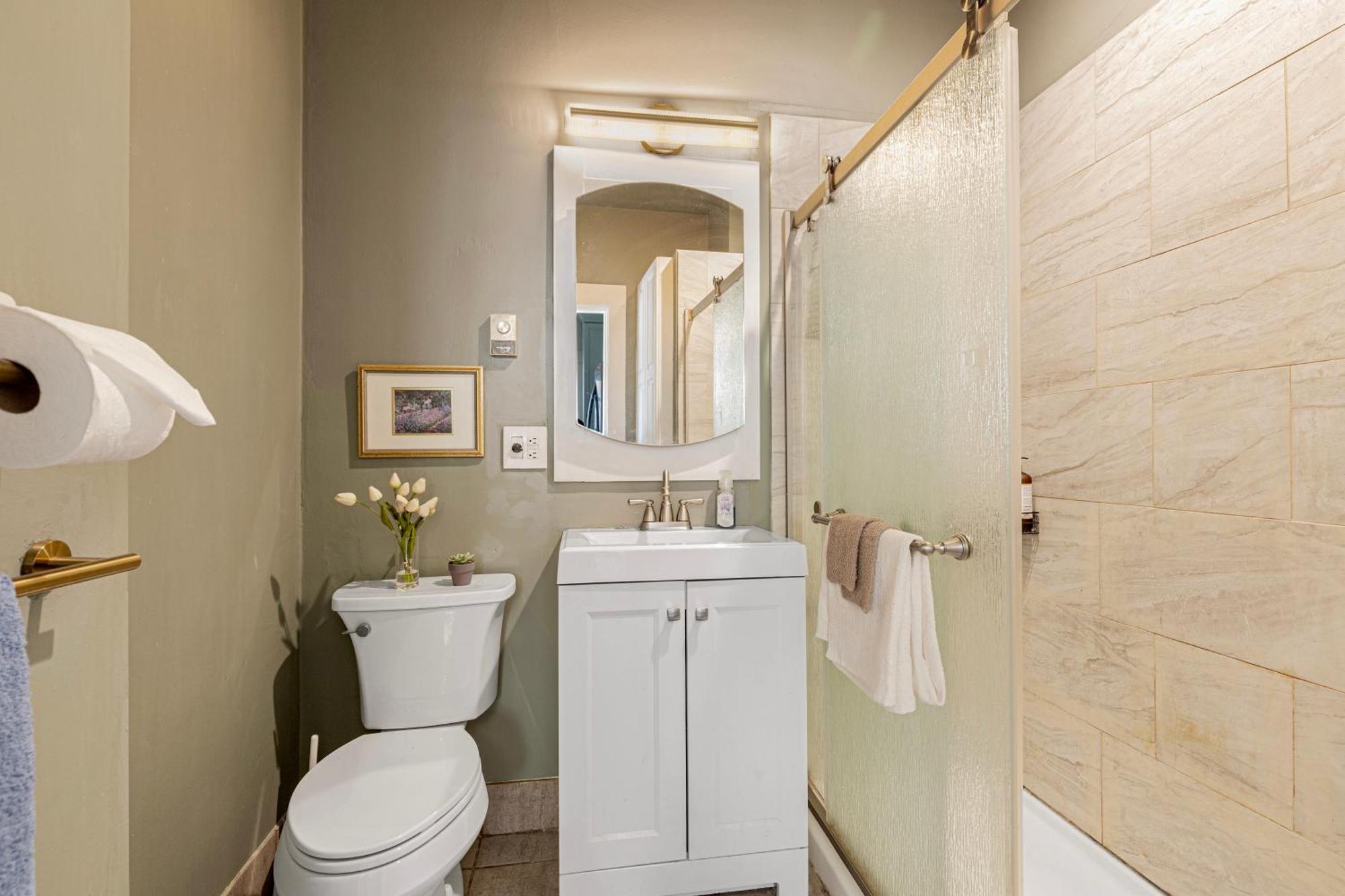 Vintage 3 Bedroom Home In Prime Eastlake Seattle With Private Parking Exteriér fotografie